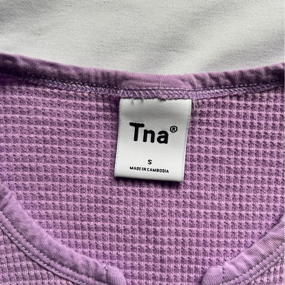 TNA Lavender Waffle Knit Tee - Picture 3 of 3